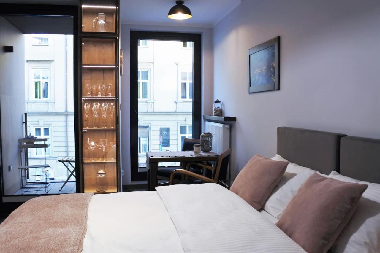 Boutique 108 - Old City, Luxury Apt. With A Garage 克拉科夫 外观 照片